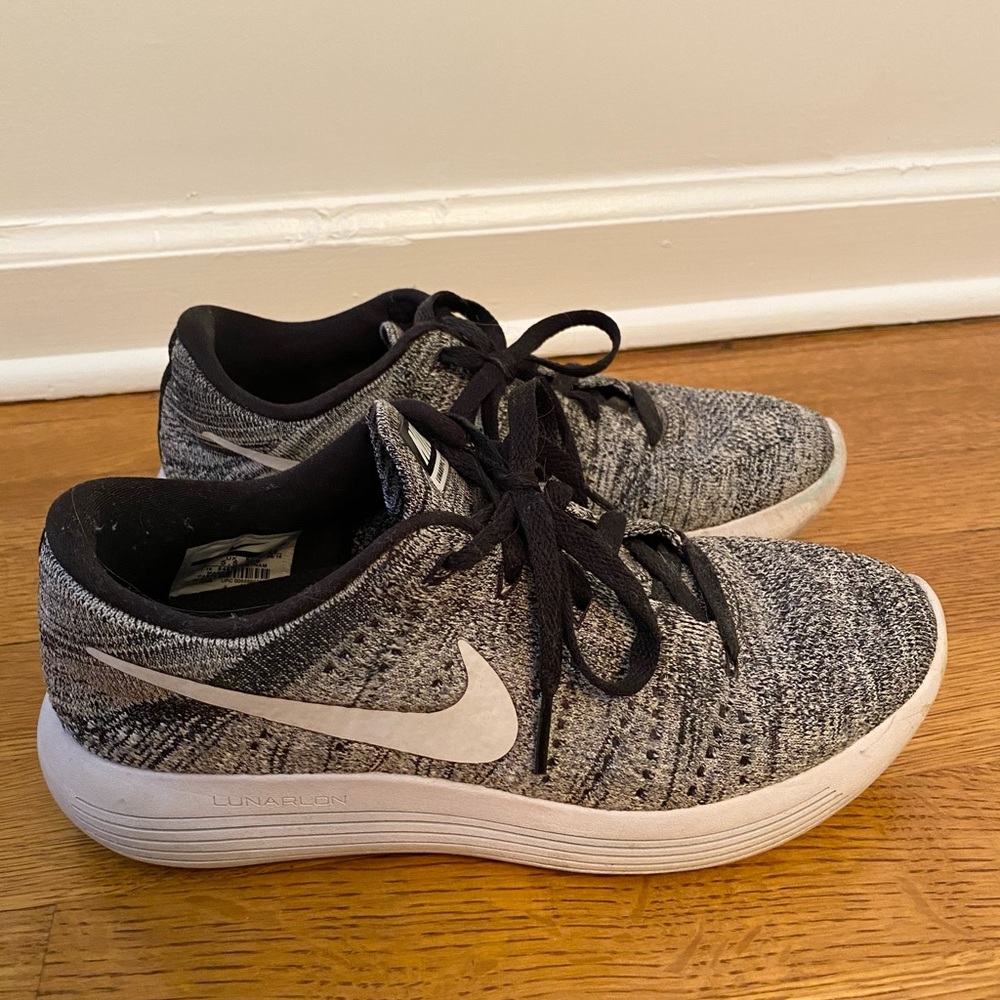 Nike flyknit running shoes